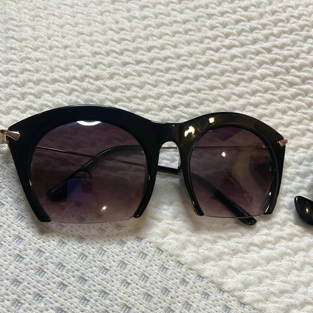 Stylish Sunglasses Set - Black and Blue